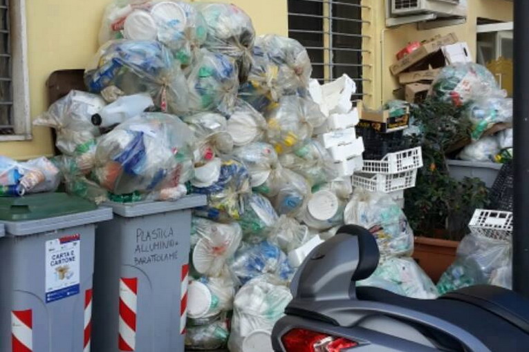 Fiumicino - Richiesta dal M5S la commisione ambiente sulla raccolta differenziata per gli esercizi commerciali