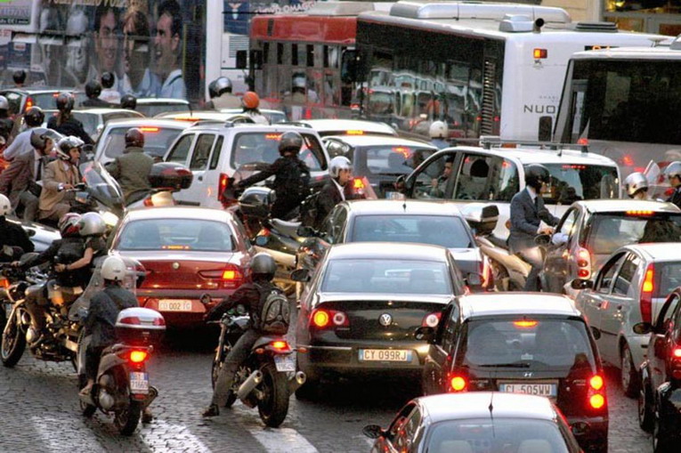 Campidoglio, domani limitazione alla circolazione per i veicoli più inquinanti
