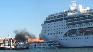Incidente Venezia: “Stop grandi navi in laguna”