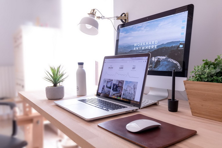 Lavoro, la priorità della Gen Z è il work-life balance: il 58% soffre di burnout