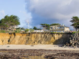 Le cause naturali dell’erosione costiera: fattori climatici e geologici che influenzano le coste