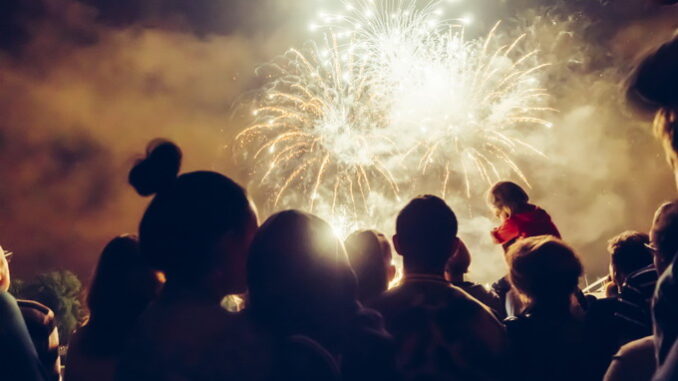 Perché i botti di Capodanno danneggiano l’ambiente