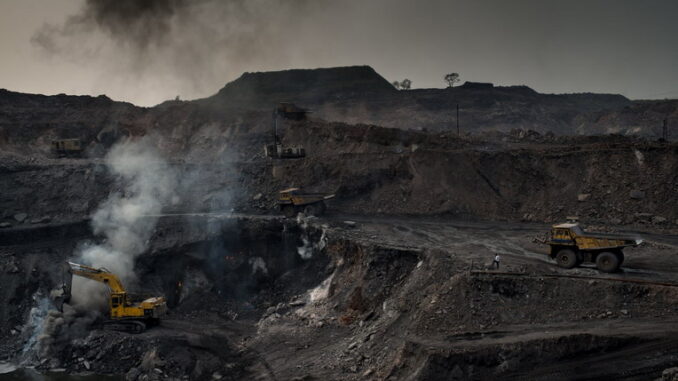 La miniera di carbone di Jharia: fuoco sotto terra