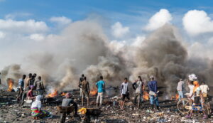 Agbogbloshie: il cimitero dei rifiuti elettronici