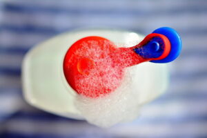 Detersivi bio, green e casalinghi: guida completa per una casa pulita e sostenibile